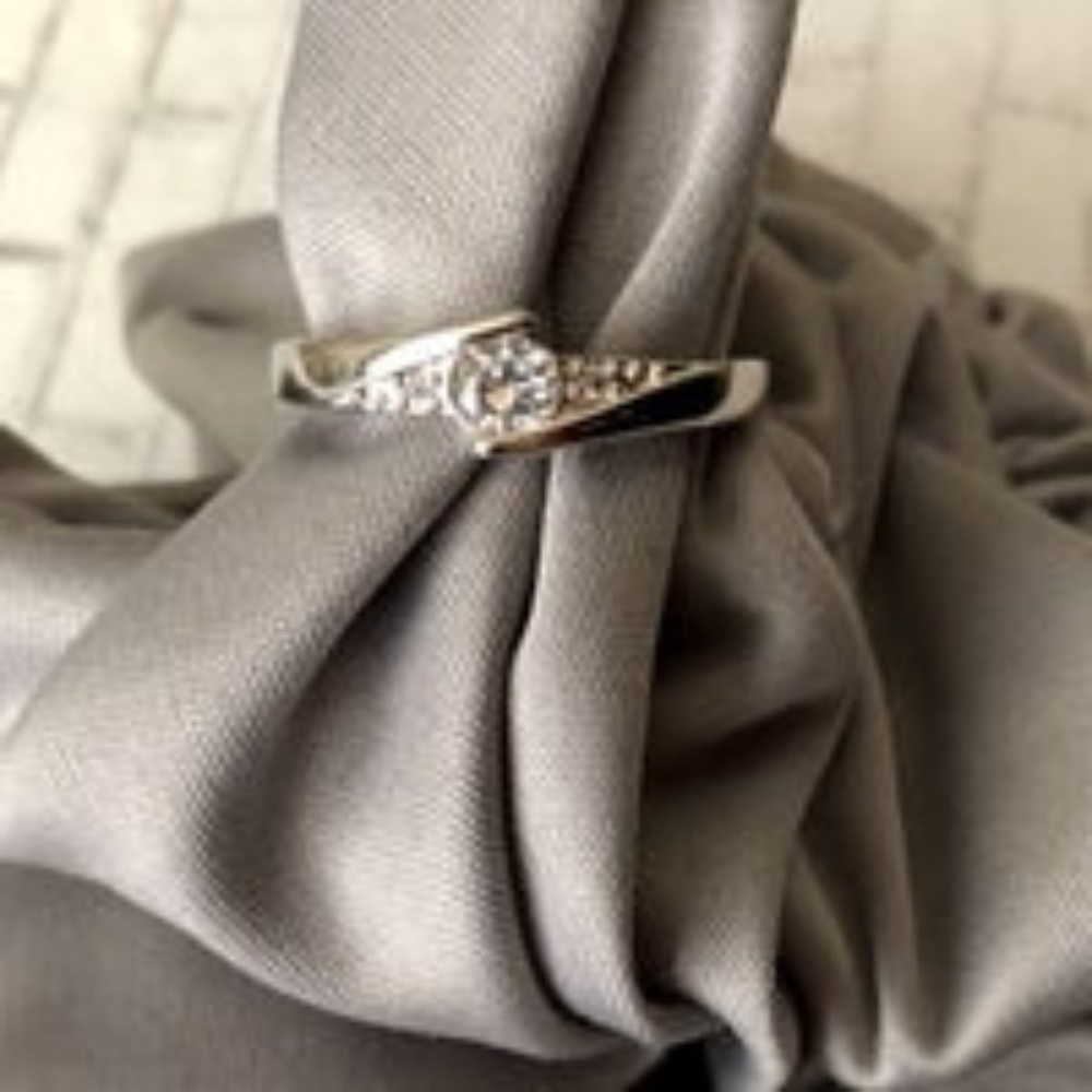 NEW 925SILVER WG OVERLAY ROUND CUT MOISSANITE RING - Picture 3 of 8